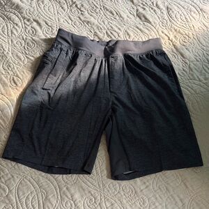 Men’s Lululemon T.H.E. Short Luxtreme Liner 9” in Grey. Size Large